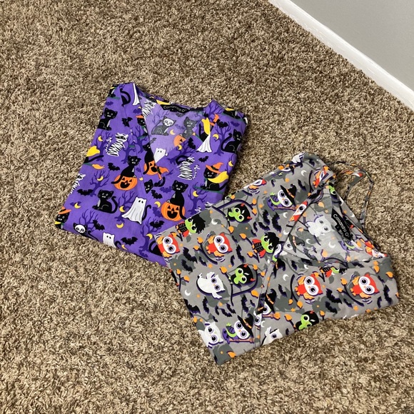🔴EVERYTHING MUST GO🔴 Cassandra O Halloween 🎃 scrub top - Picture 3 of 4